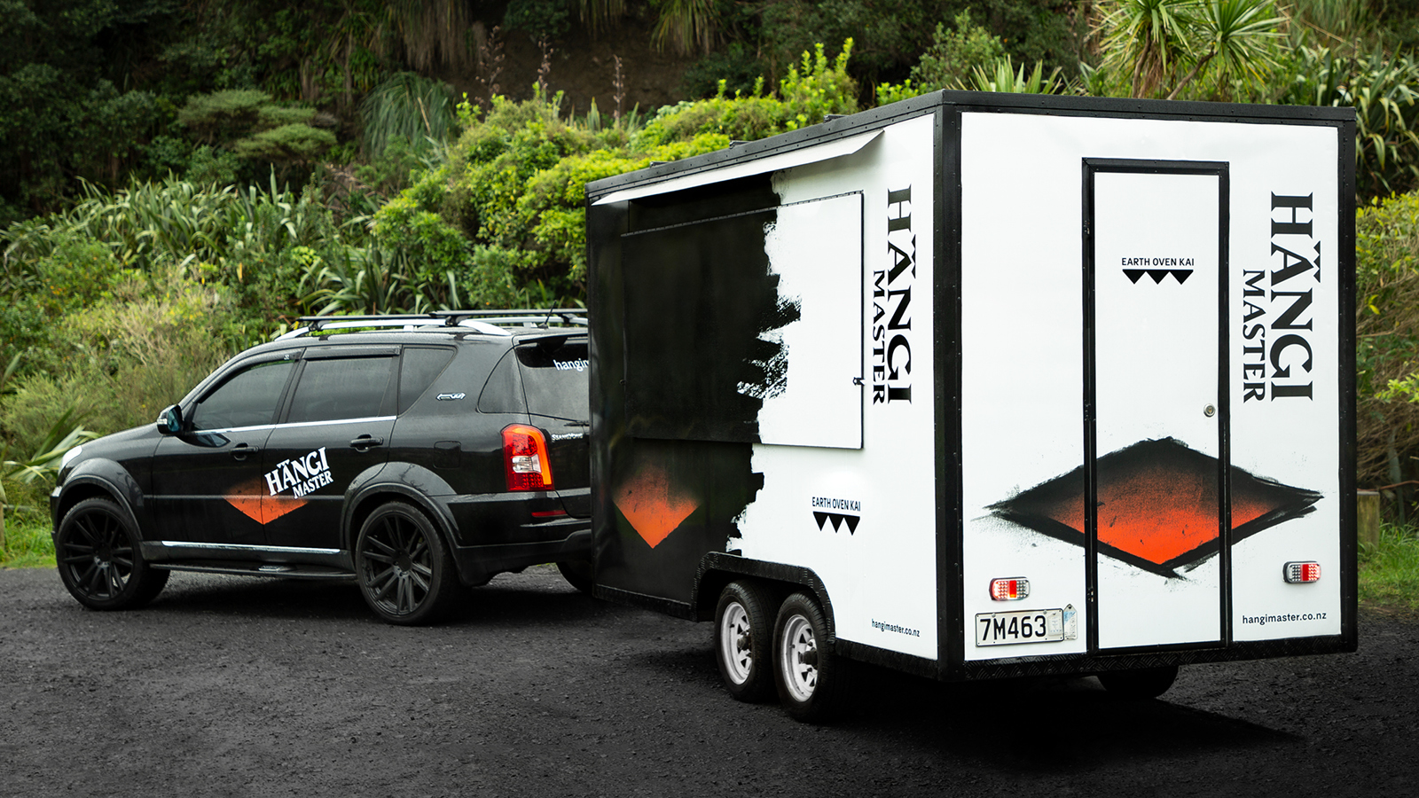 The Hangi Master foodtruck and branded vehicle